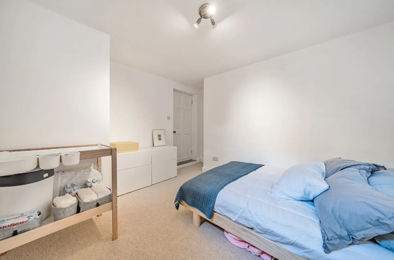 Thurlow Park Road, SE21, photo 15
