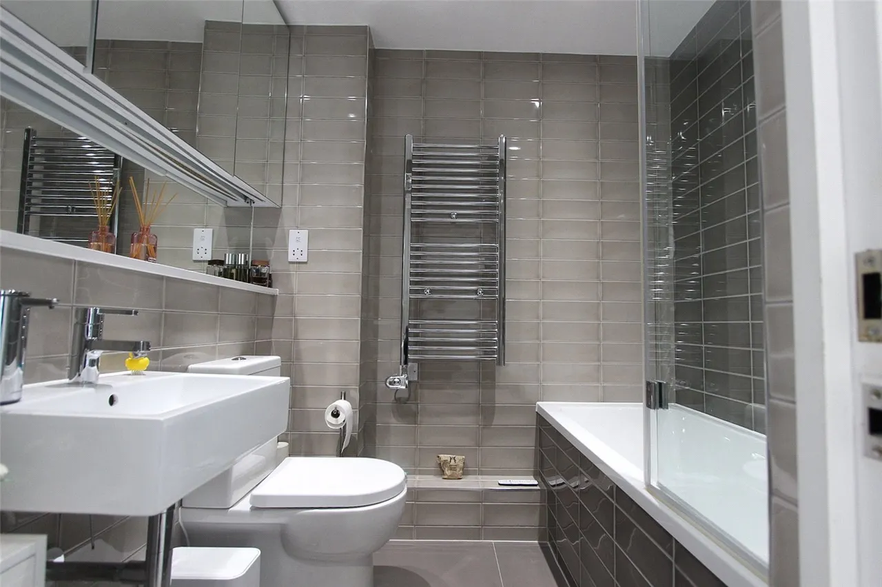 Broadway, Leigh-on-Sea, Essex, SS9, photo 3