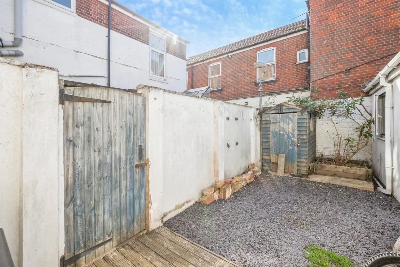 St. Peters Road, Great Yarmouth, NR30, photo 11