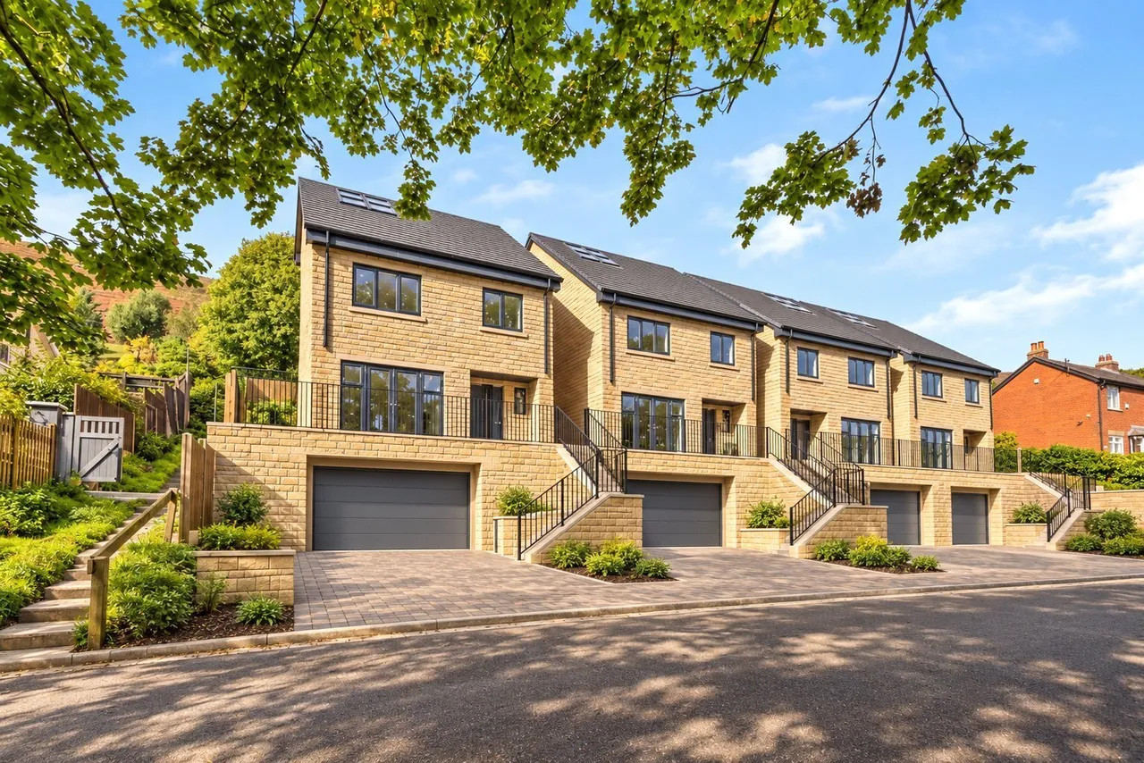 Littlemore Lane, Diggle, OL3, photo 2