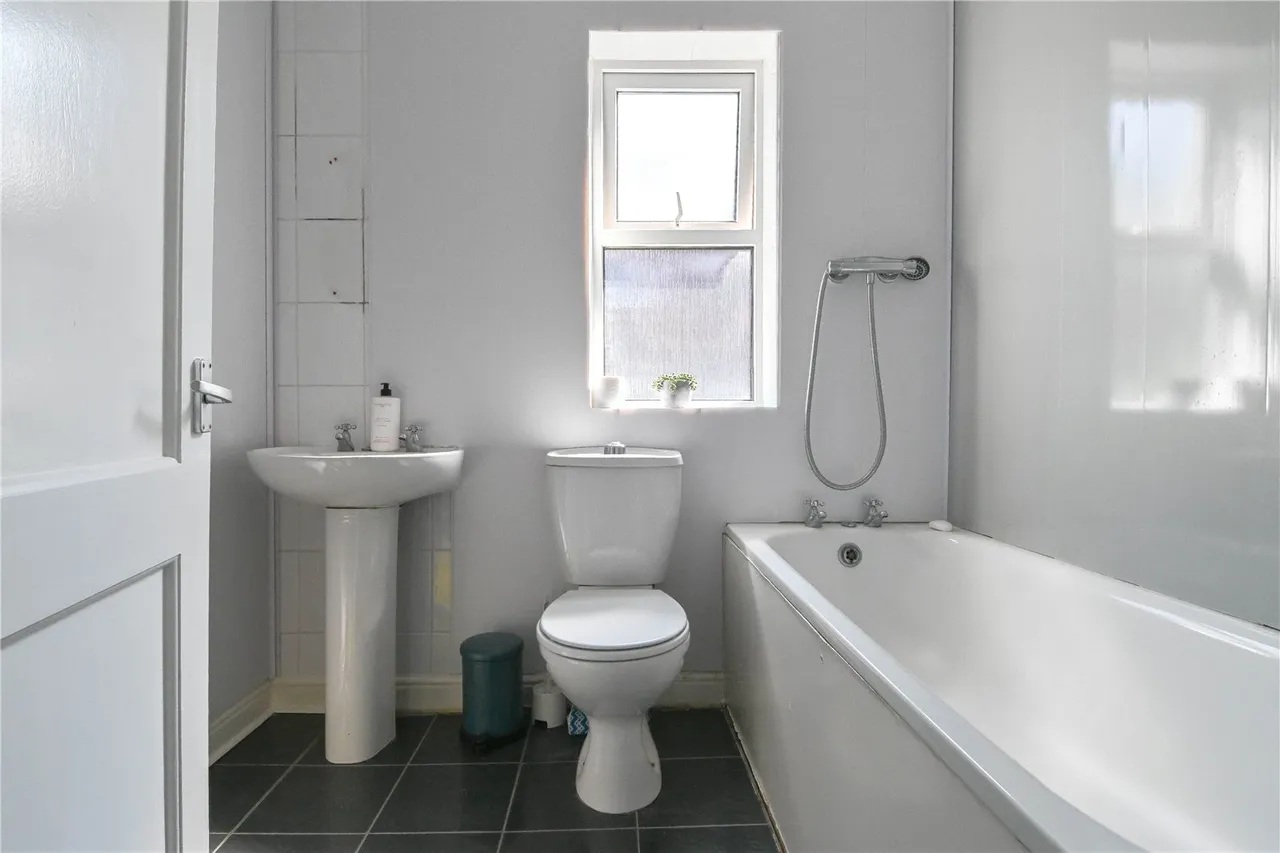 Bearwood Road, Smethwick, West Midlands, B66 4LU, photo 16