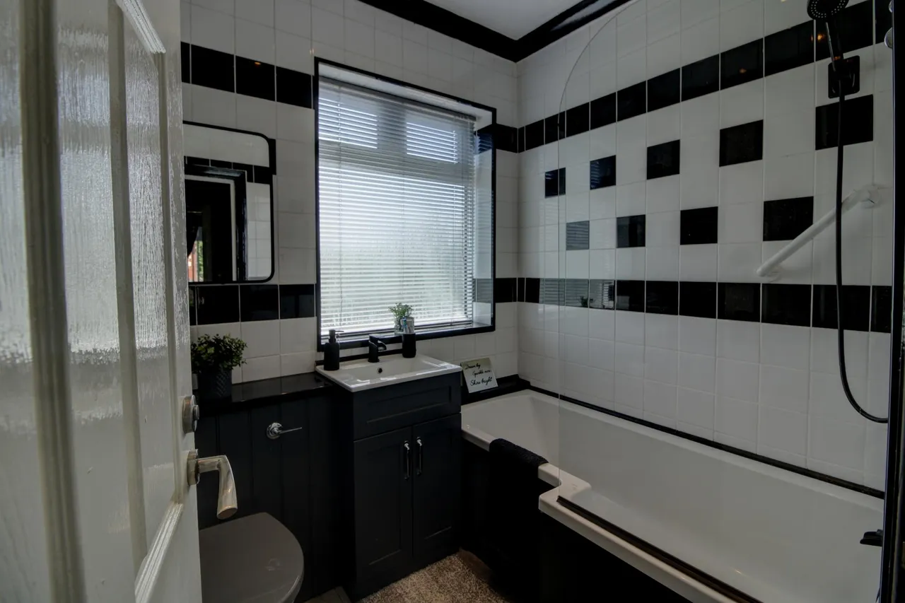 Ashworth Lane, Bolton, BL1, photo 15