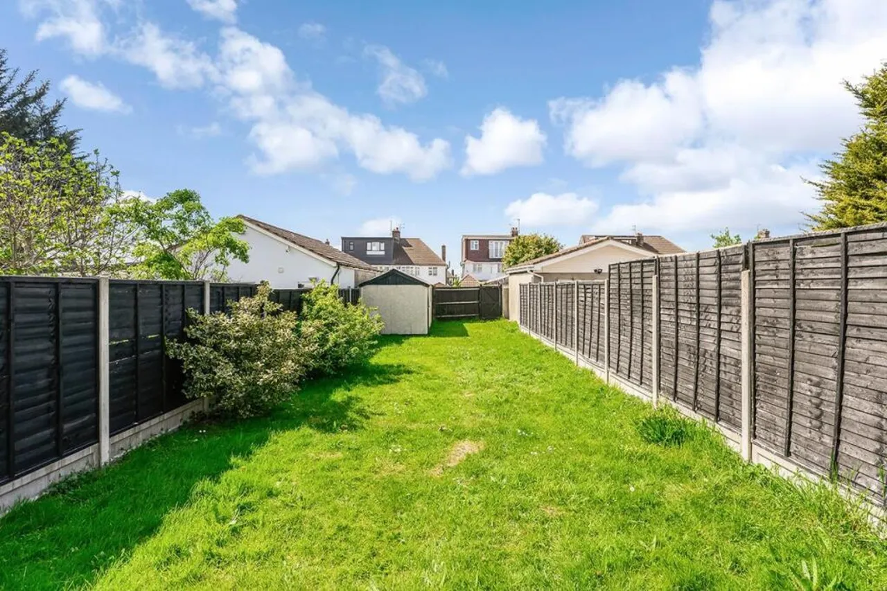 Old Church Road, London, photo 20