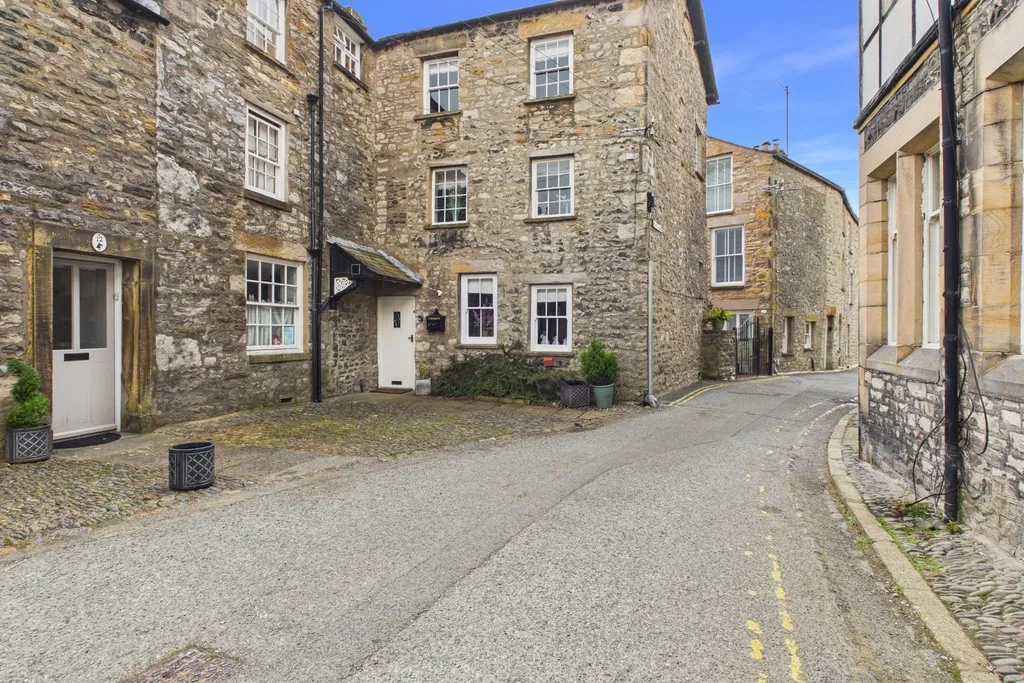 3 bed house for sale, Horse Market, Kirkby Lonsdale, LA6