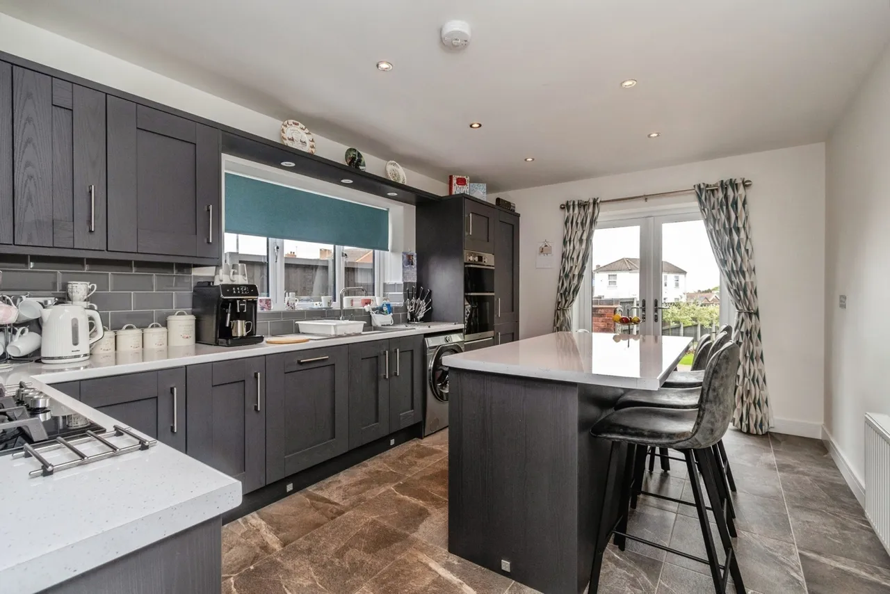 Lomax Road, Hednesford, Cannock, Staffordshire, WS12, photo 2