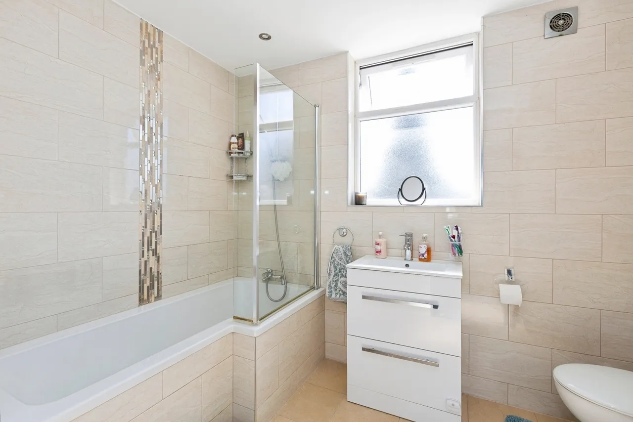 Sisley Road, BARKING, Essex, IG11, photo 17