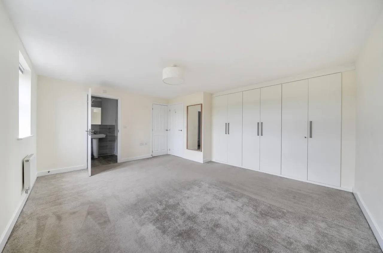 Fetlock Drive, Racecourse, RG14, photo 10