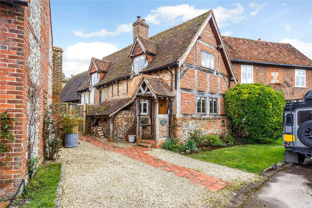 3 bed house for sale — Turville, Henley-on-Thames, Oxfordshire, RG9 6QL