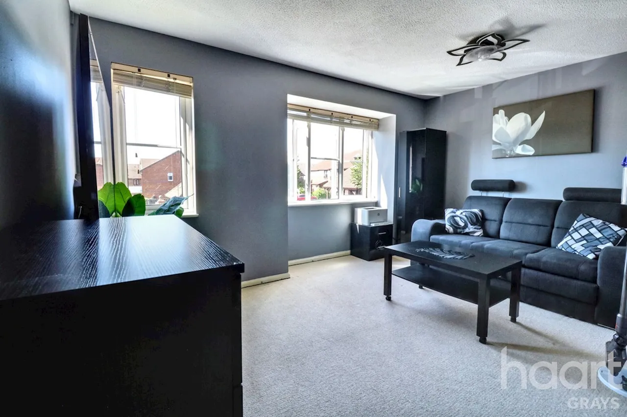 Duarte Place, Chafford Hundred, RM16, photo 3
