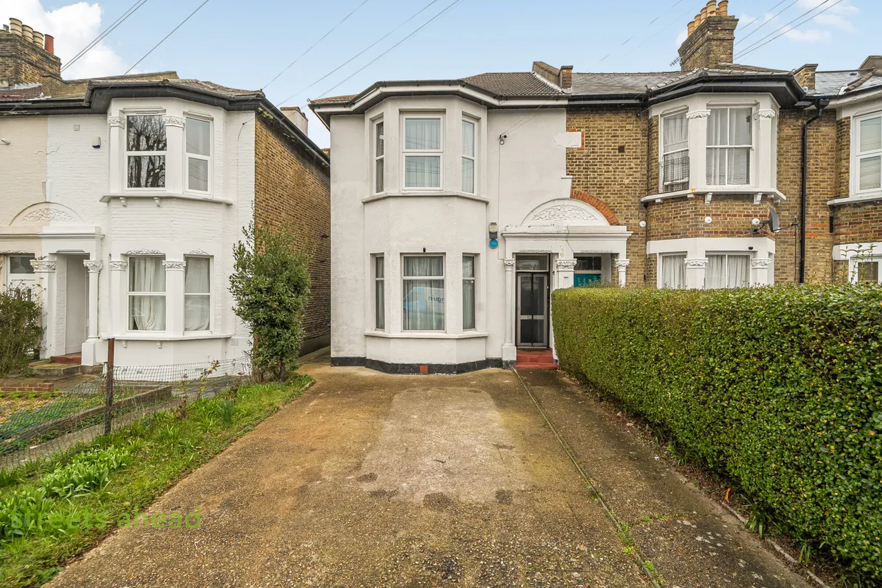 4 bed house for sale, Bensham Manor Road, Thornton Heath, CR7