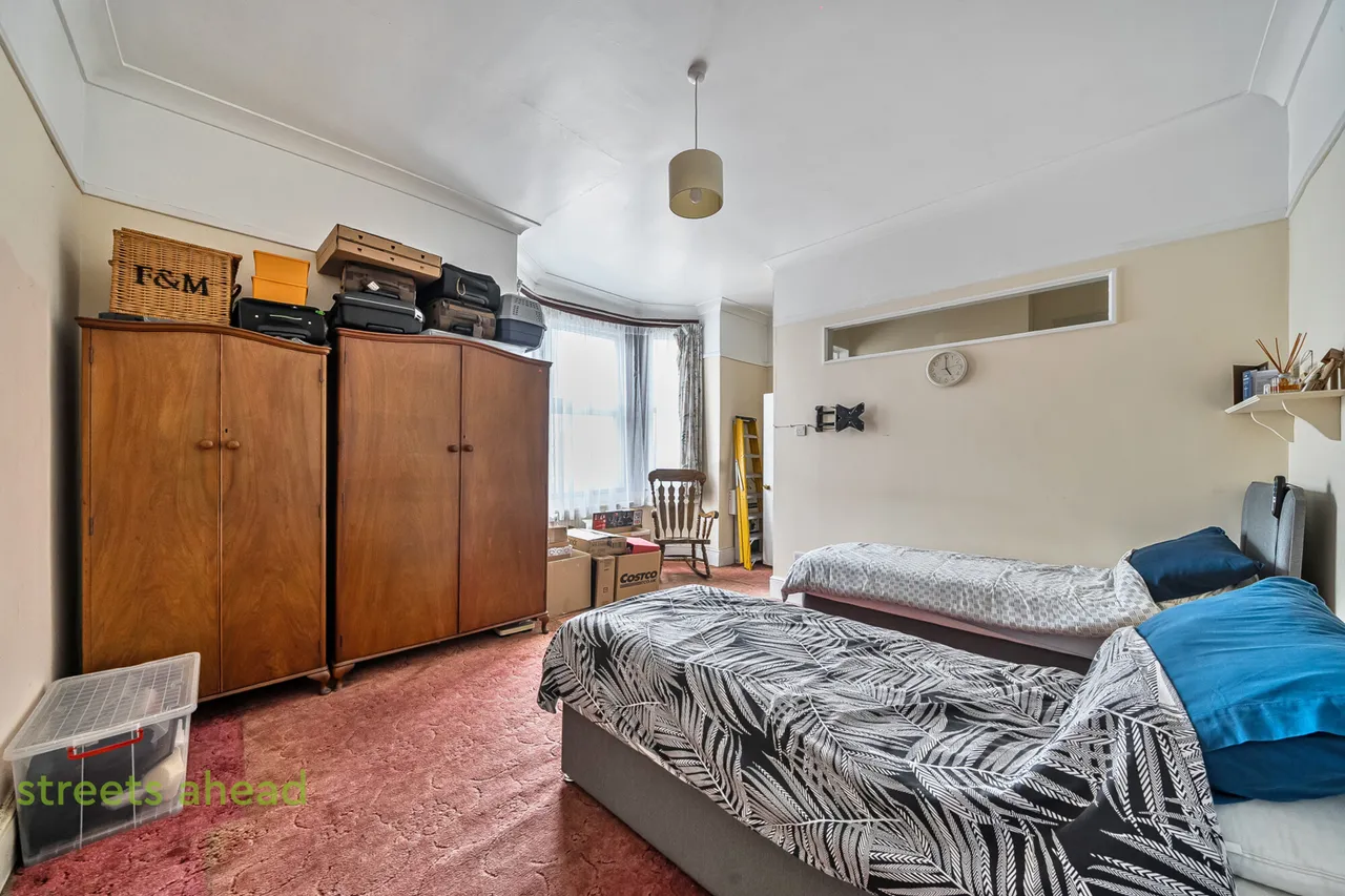 Bensham Manor Road, Thornton Heath, CR7, photo 5