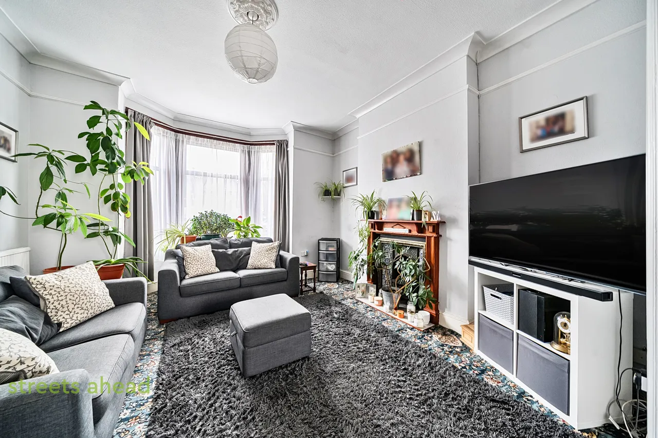 Bensham Manor Road, Thornton Heath, CR7, photo 2