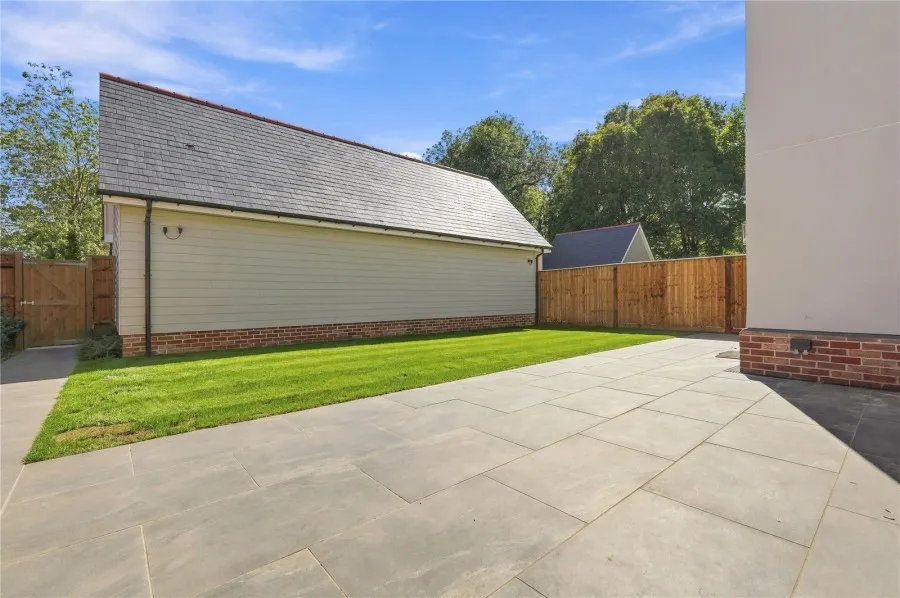 with 3 bedrooms in South End, Much Hadham, SG10, photo 11