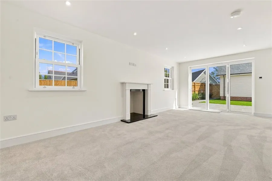 with 3 bedrooms in South End, Much Hadham, SG10, photo 3