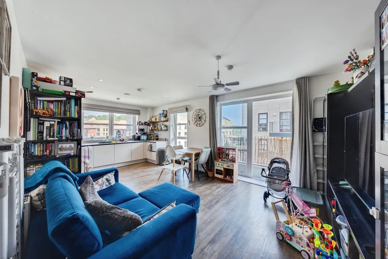 Eastern Avenue, Swanscombe, DA10, photo 2