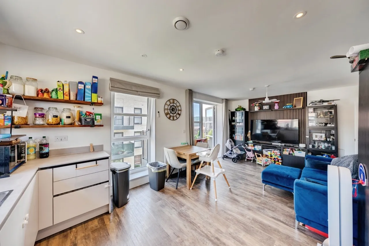 Eastern Avenue, Swanscombe, DA10, photo 3