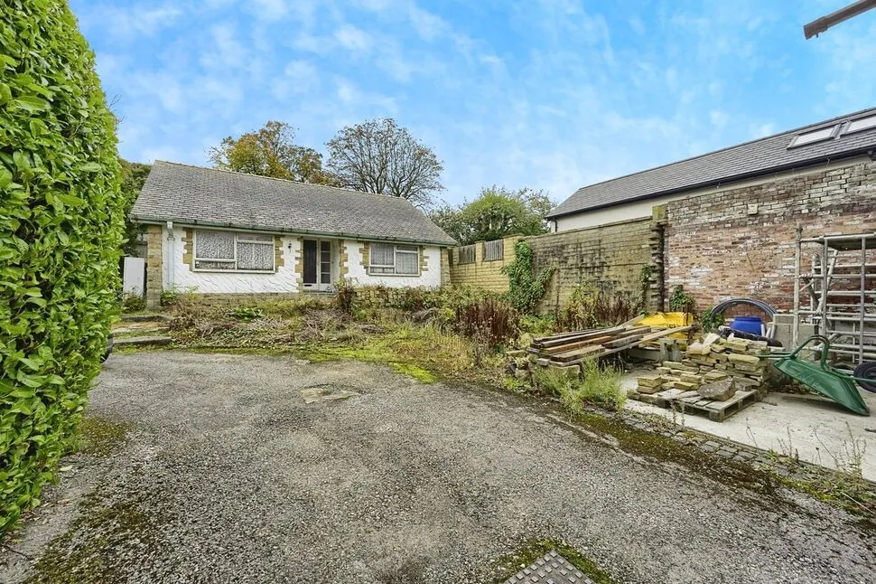 2 bed house for sale — Dingley Road, Edgerton, Huddersfield, West Yorkshire, HD3