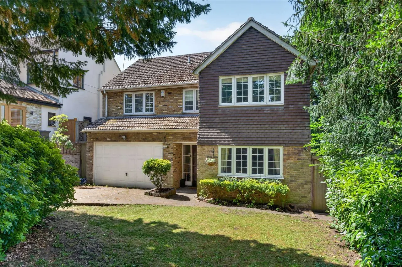 4 bed house for sale — Church Lane, Loughton, Essex, IG10 1PD