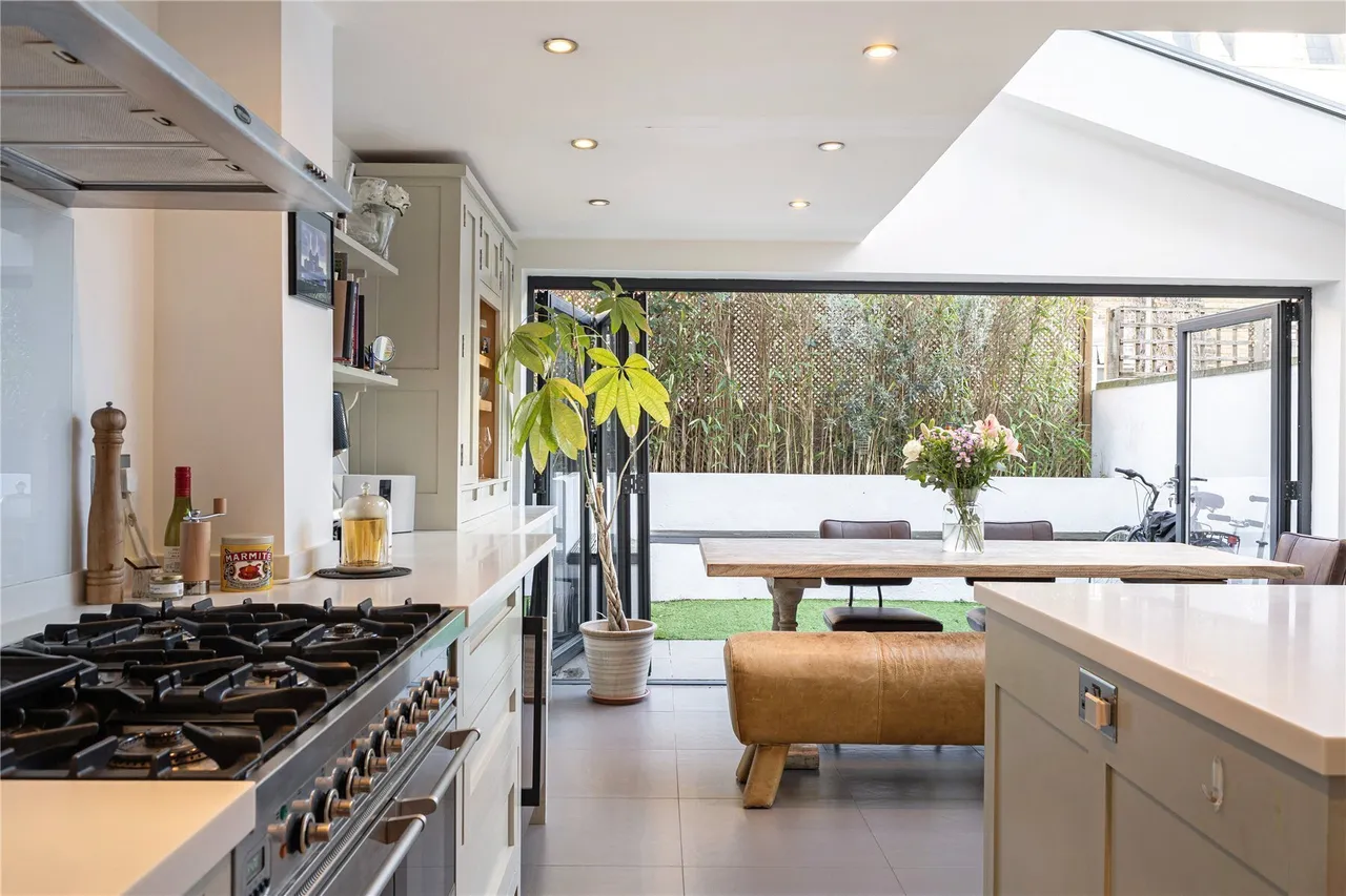 Atherton Street, London, SW11, photo 11