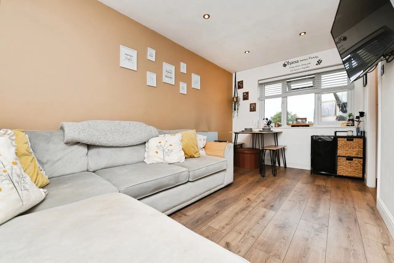 Woodcotes, Shoeburyness, Southend-on-Sea, Essex, SS3, photo 3