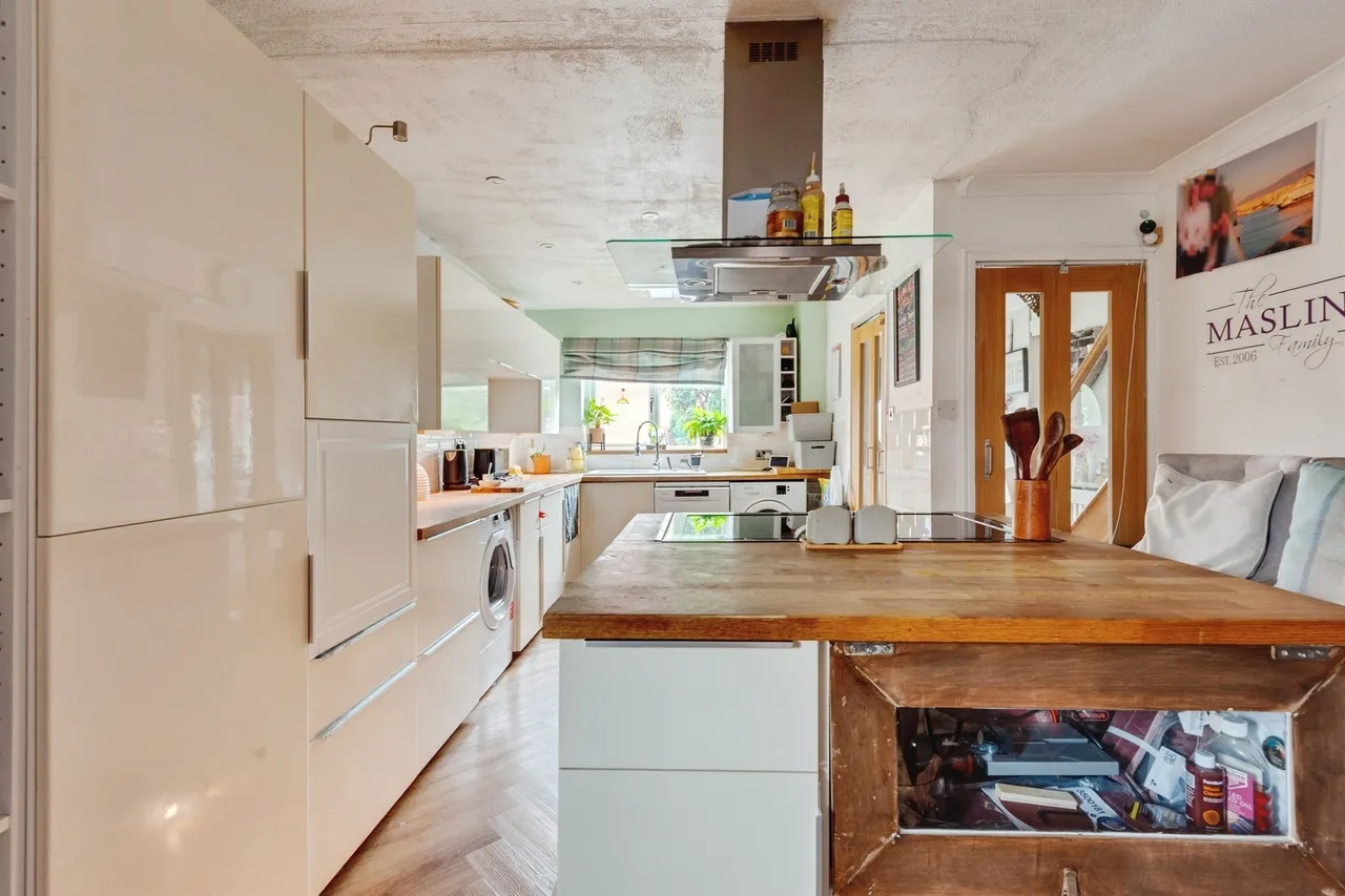 Wroxham Close, Helsby, WA6, photo 3