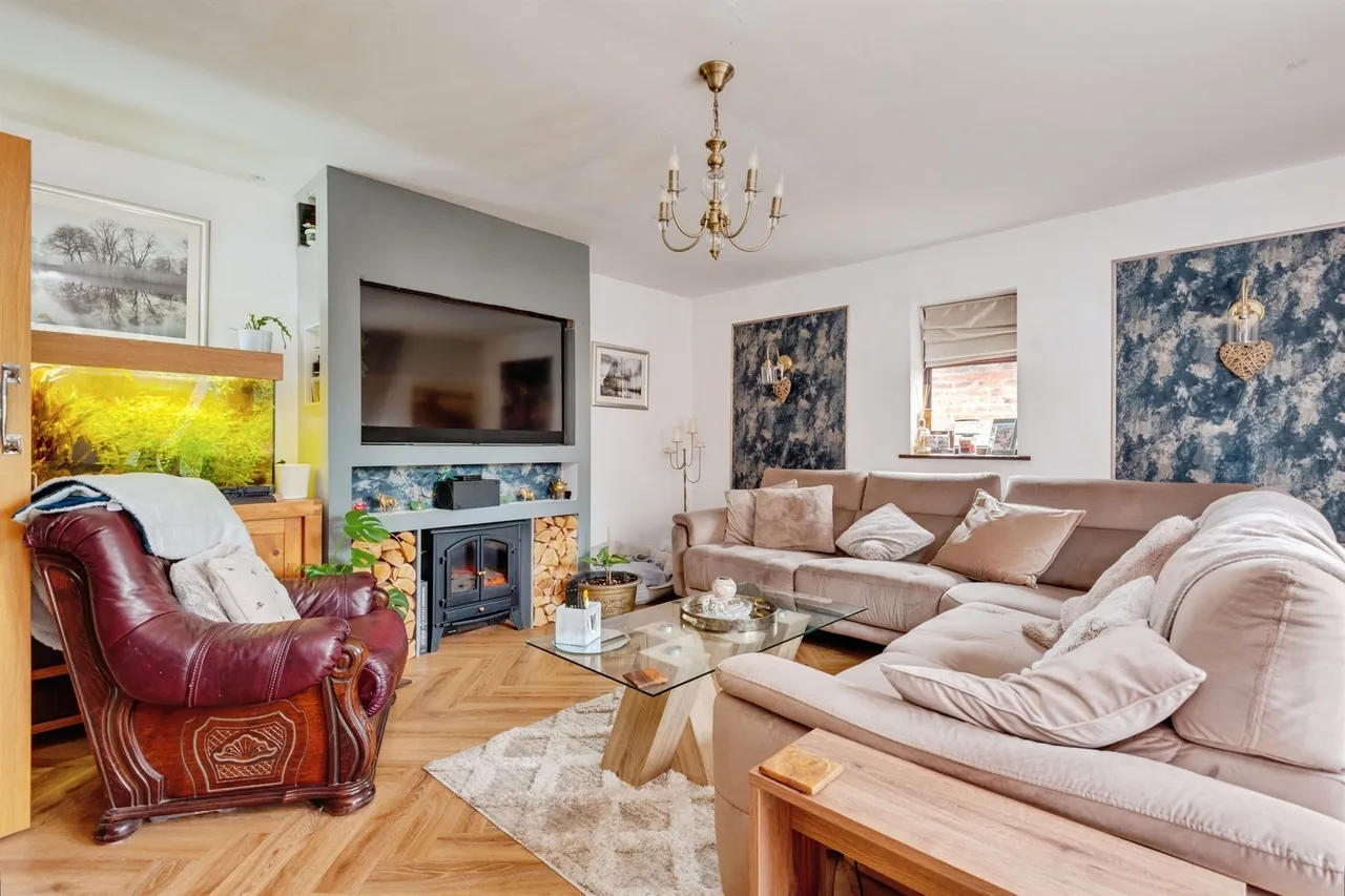 Wroxham Close, Helsby, WA6, photo 5