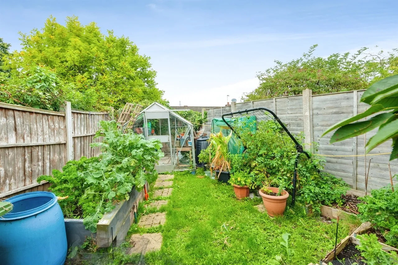 Wroxham Close, Helsby, WA6, photo 18
