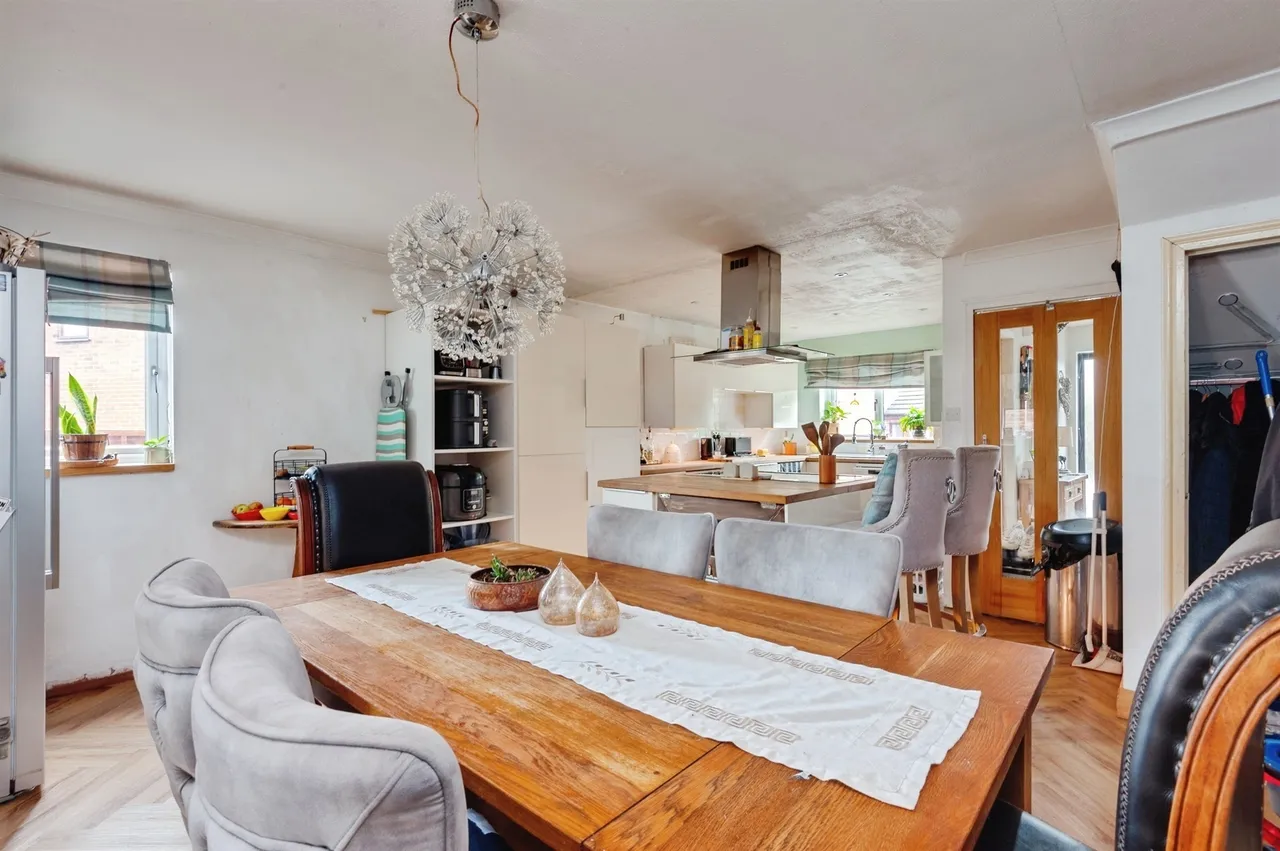 Wroxham Close, Helsby, WA6, photo 6