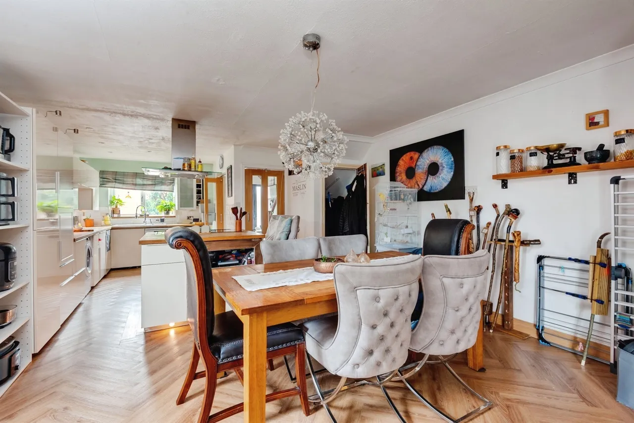 Wroxham Close, Helsby, WA6, photo 8