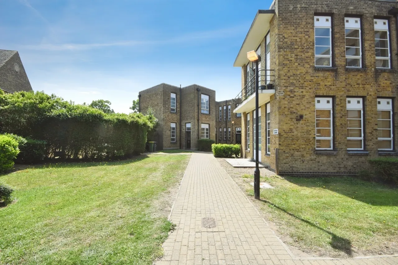 Pollards Close, Rochford, Essex, SS4, photo 4