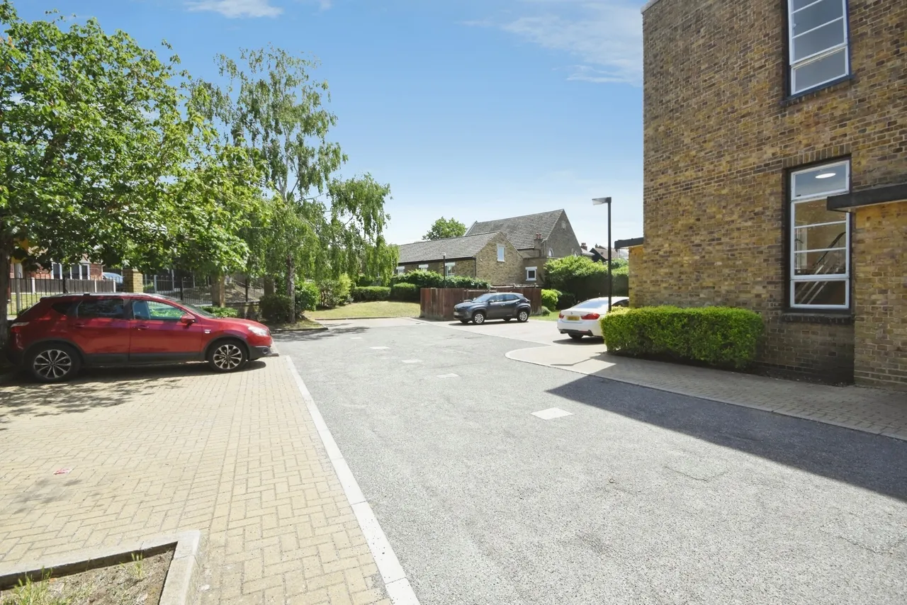 Pollards Close, Rochford, Essex, SS4, photo 14