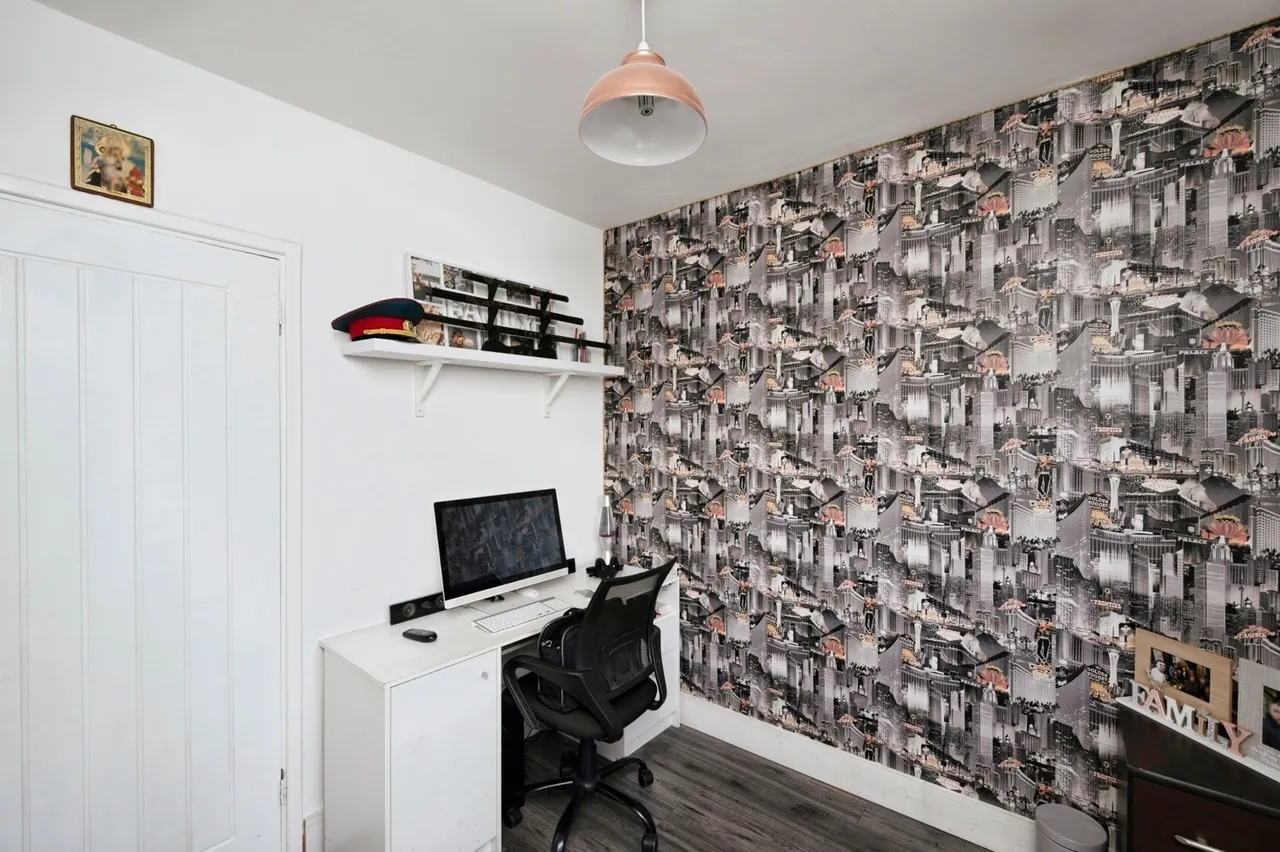 Colchester Road, Nottingham, Nottinghamshire, NG8, photo 12