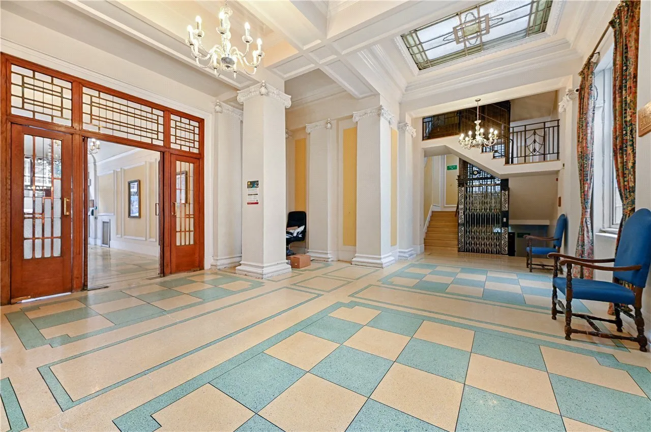 Kensington High Street, Kensington, London, W14, photo 8