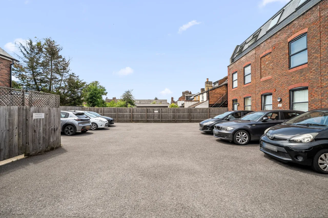 Station Road, Addlestone, KT15, photo 13