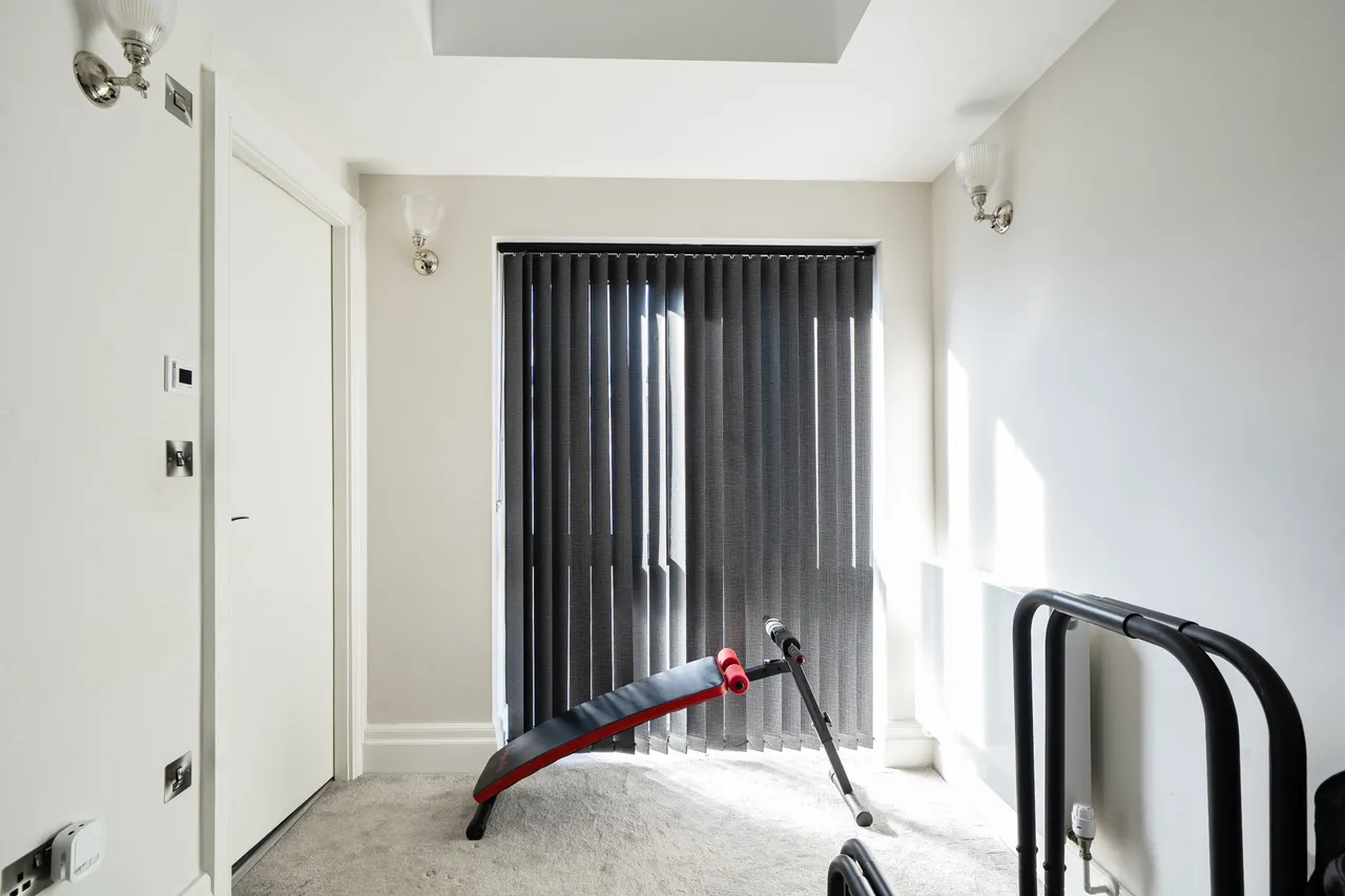 London, NW2, photo 6