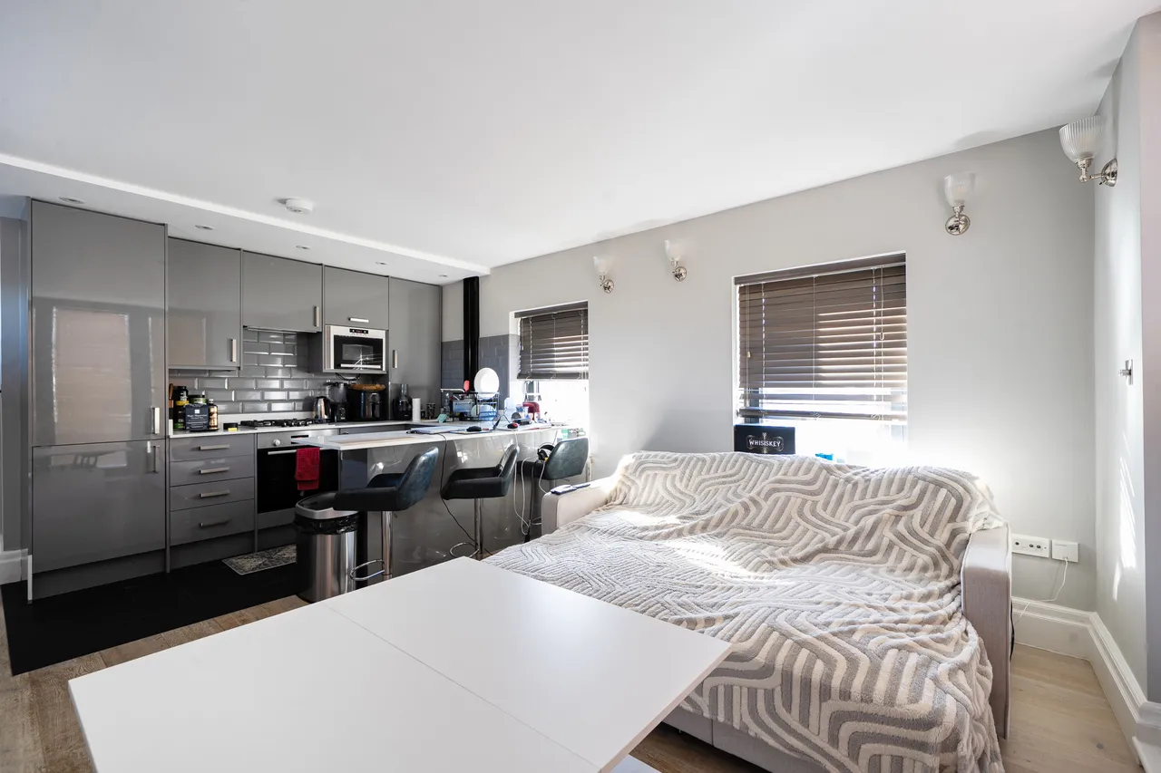 London, NW2, photo 10