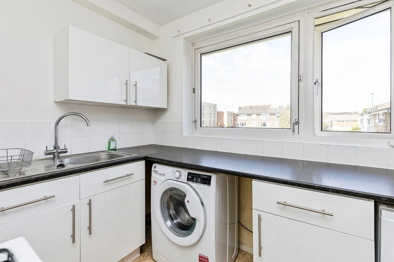 New Street, Horsham, RH13, photo 7
