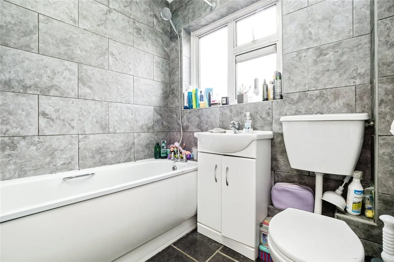 Chelmsford Avenue, Romford, RM5, photo 14
