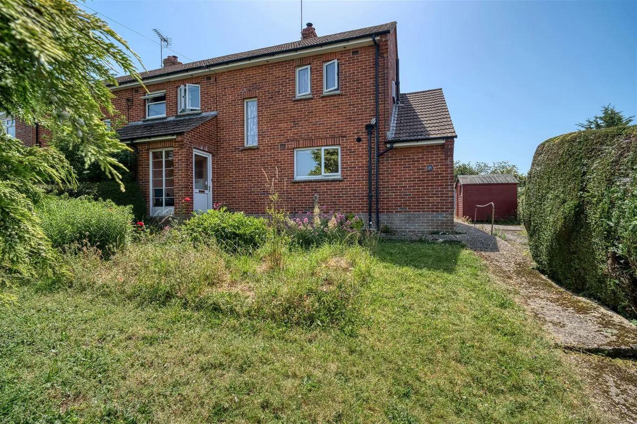 3 bed house for sale, Green Close, Sturminster Newton