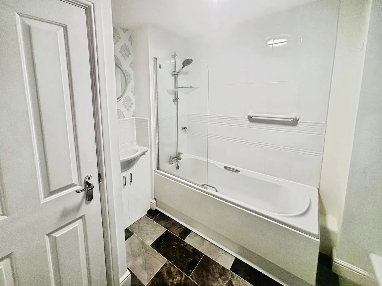 Hessle Road, Hull, HU4, photo 8