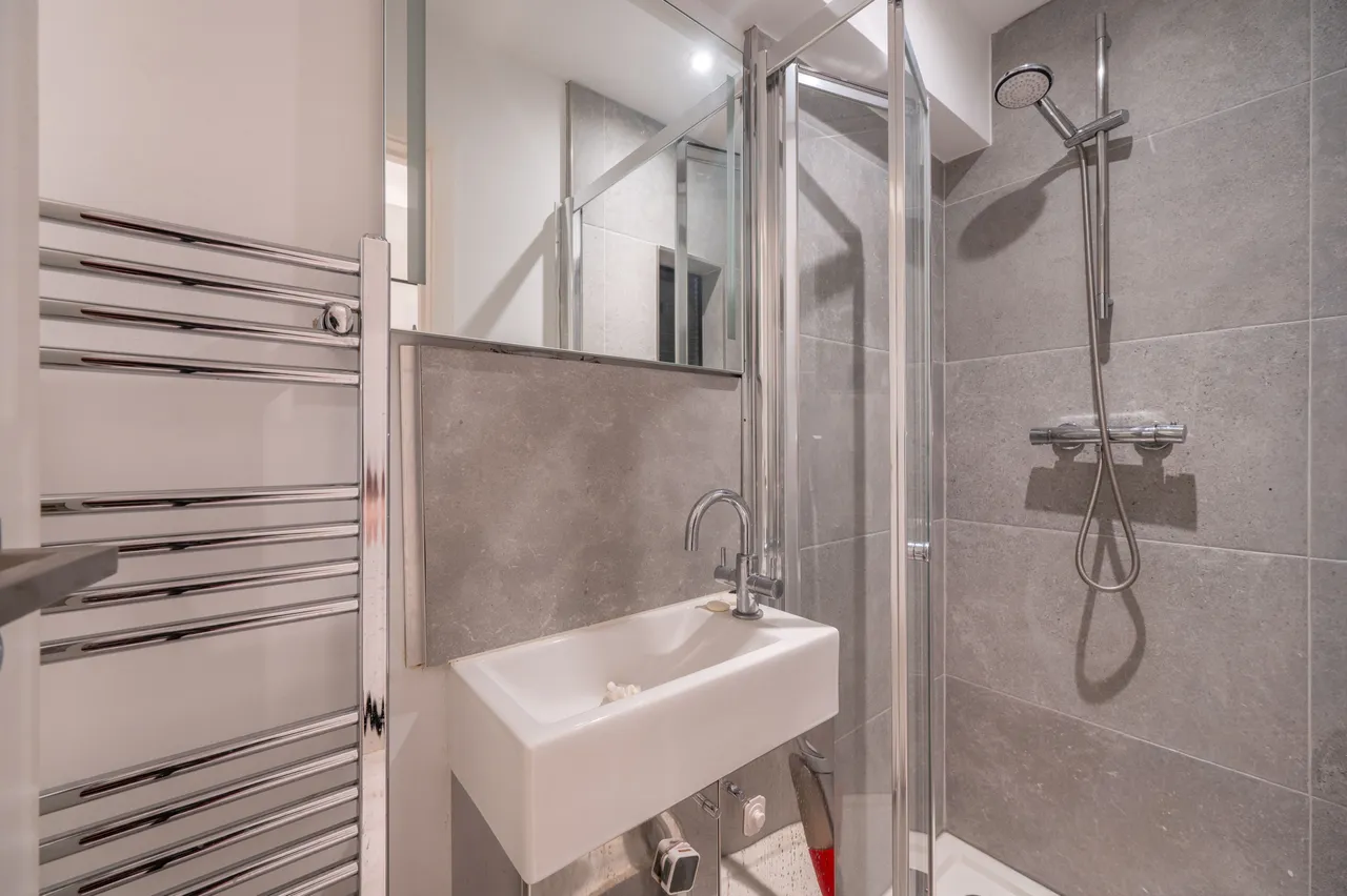 24 Saxon Hall, 16 Palace Court, London, photo 11