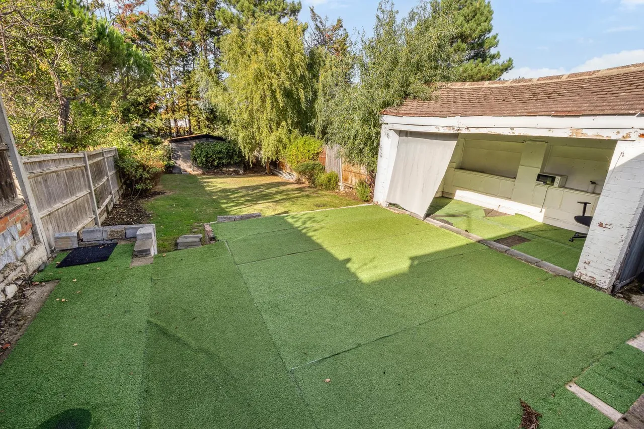 Alberta Avenue, Cheam, SM1, photo 19