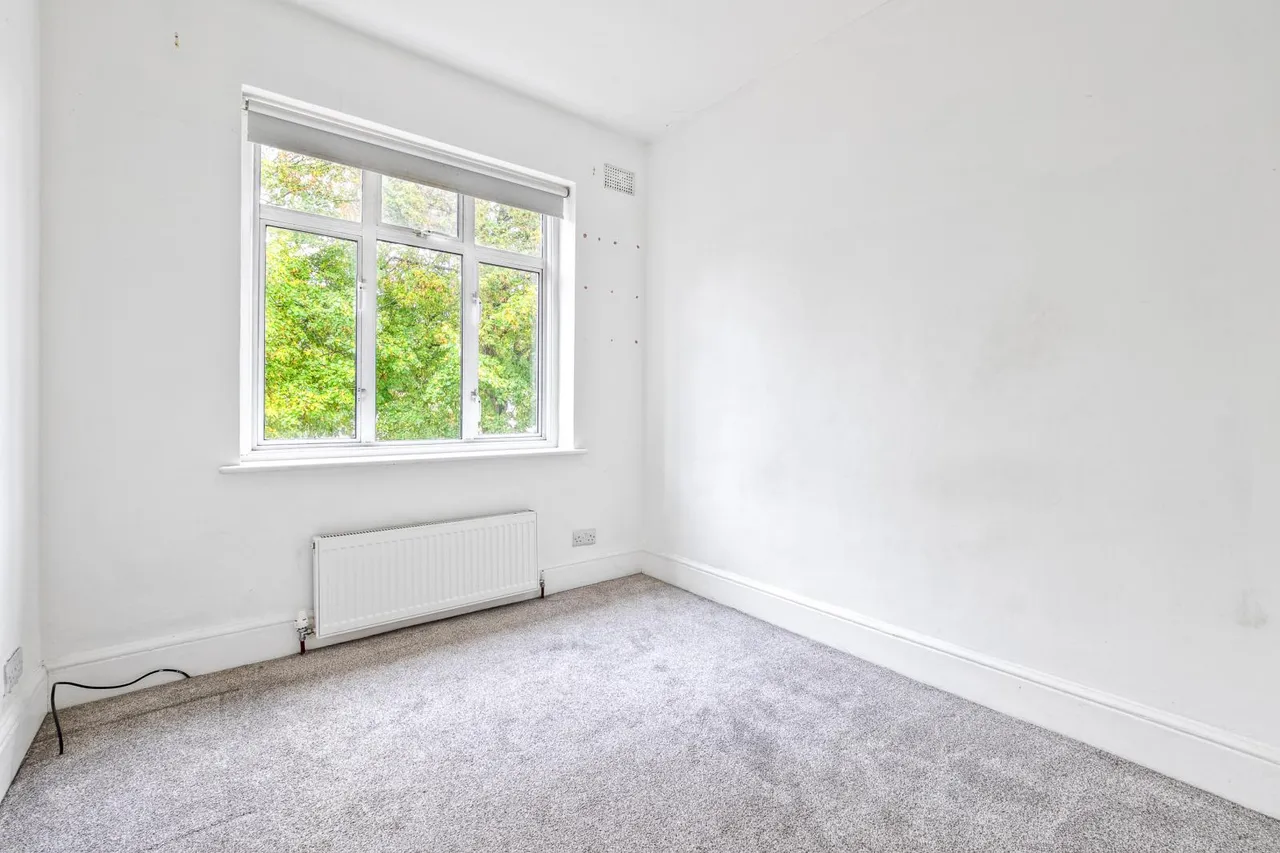 Alberta Avenue, Cheam, SM1, photo 17