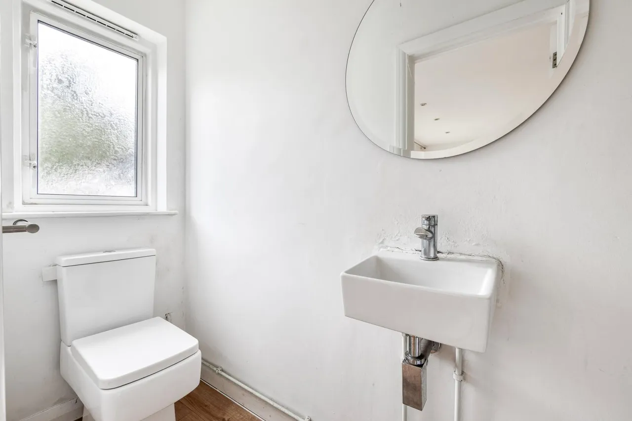 Alberta Avenue, Cheam, SM1, photo 12