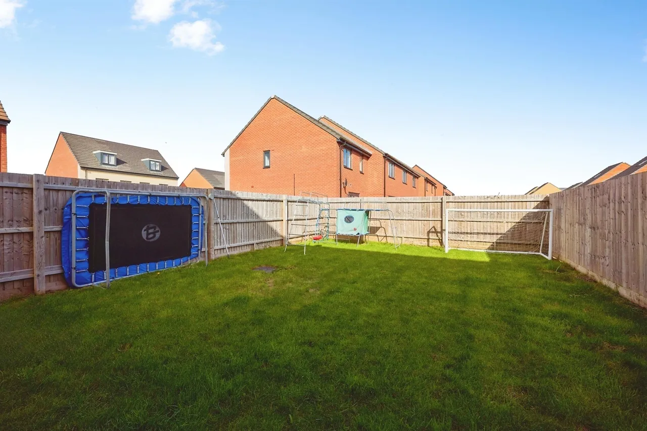 Noble Close, Peterborough, PE4, photo 8