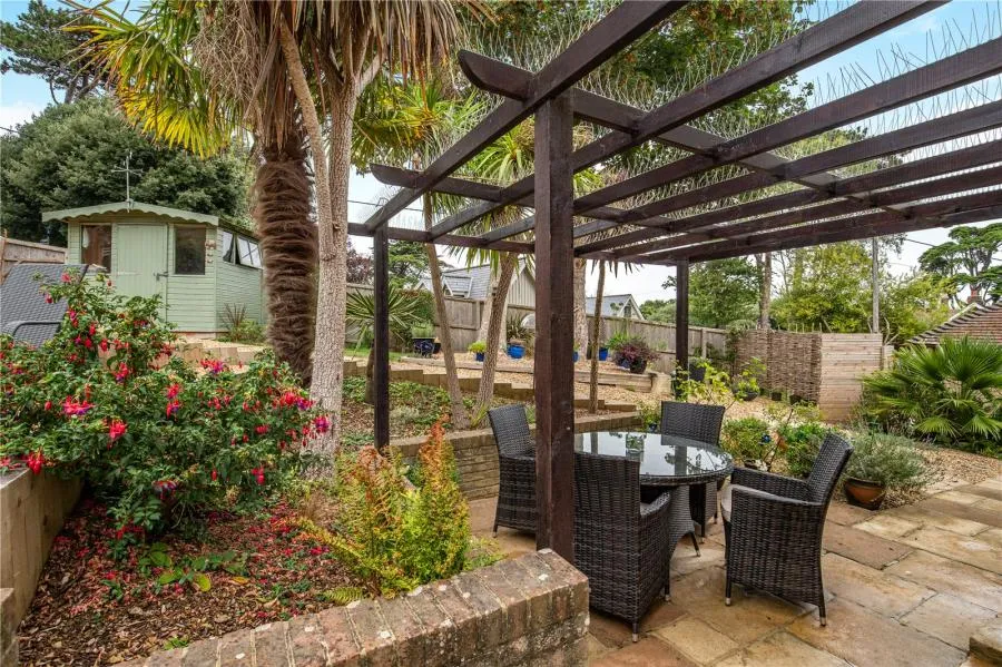 Woodlands, Totland Bay, PO39, photo 18