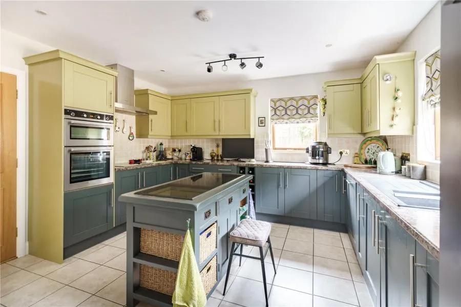 Woodlands, Totland Bay, PO39, photo 6