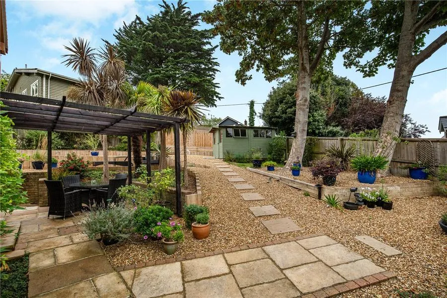 Woodlands, Totland Bay, PO39, photo 17