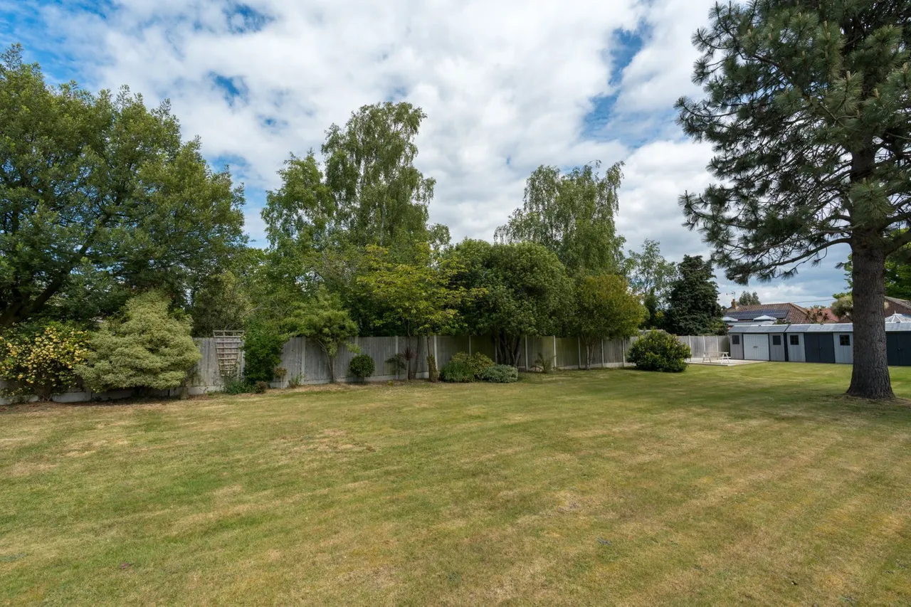 Empress Avenue, West Mersea, CO5, photo 35