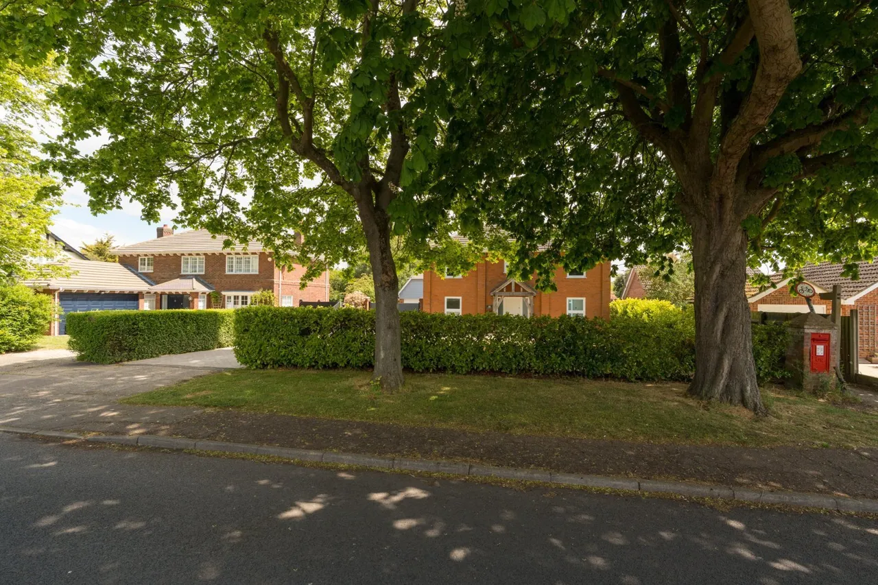 Empress Avenue, West Mersea, CO5, photo 40
